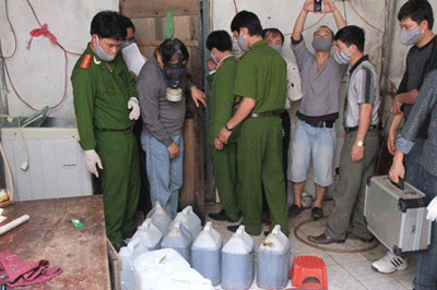 Vụ chế xuất ma túy tổng hợp trái phép bị phát hiện ở Nghệ An hồi cuối tháng 3/2012.