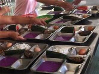 Cơm công nhân đã nghèo đạm lại còn bẩn- ảnh MH