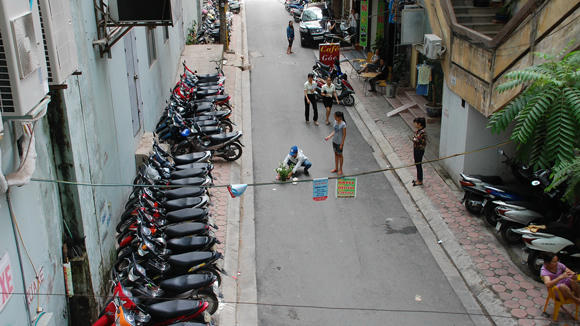 Hiện trường nơi nữ sinh rơi xuống, tử vong.