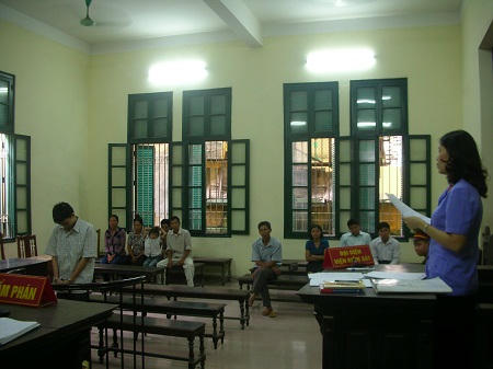 Phiên tòa xét xử bị cáo Lương