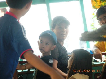 Chị Lý H. - một tay cá độ trong giải đua thuyền.