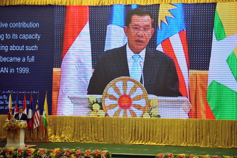 Thủ tướng Campuchia Hun Sen phát biểu khai mạc AMM 45. Ảnh AFP