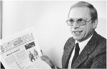 Hiệu trưởng Robert Reynolds.  