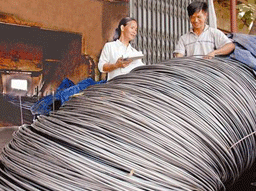 Thép đang tồn kho hàng loạt