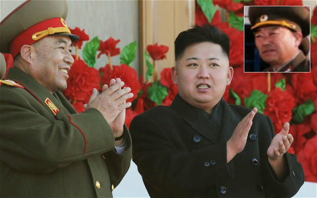 Từ trái qua: Ông Ri Yong-ho, Kim Jong-un và Hyon Yong Chol. Ảnh: Telegraph