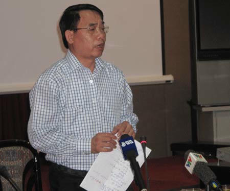 iám đốc Sở Y tế Nguyễn Khắc Hiền đổ thừa chuyện phòng khám có yếu tố nước ngoài ngang nhiên làm bậy là do khách quan