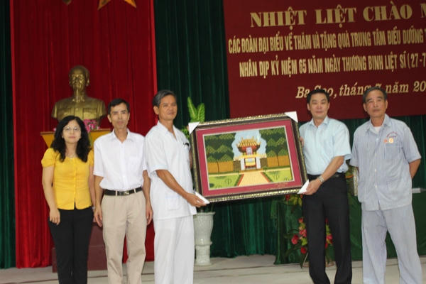 Đàon cán bộ Bộ Tư pháp thăm ..