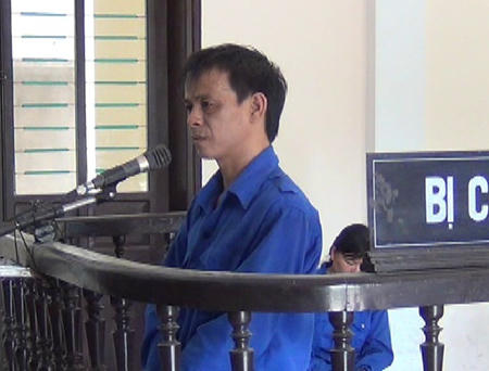 Đậu Khắc Vinh trước vành móng ngựa