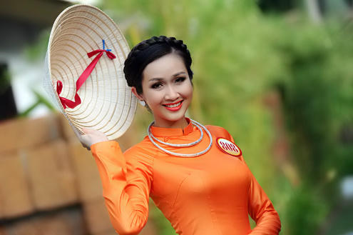 Trần Bảo Vy giữ kỷ lục về chiều cao tại Hoa hậu Việt Nam 2012