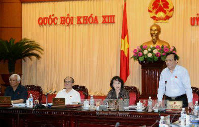 Phó Chủ tịch Quốc hội Huỳnh Ngọc Sơn phát biểu tại phiên họp