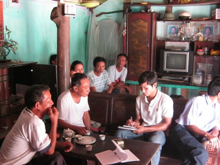 Gia đình ông Dân vô cùng bức xúc trước hành vi của tên Phúc.  