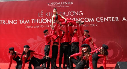 Tưng bừng khai trương