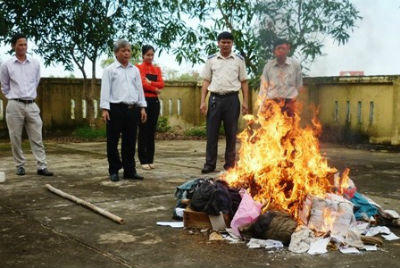 Thi hành án dân sự tỉnh Hà Tĩnh tiêu hủy tang vật các vụ án
