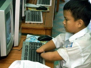 Trẻ khuyết tật rất cần sự quan tâm của cộng đồng