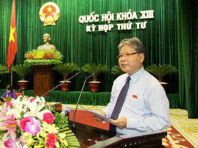 Bộ trưởng Hà Hùng Cường trình bày báo cáo