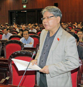 Bộ trưởng Bộ Tư pháp Hà Hùng Cường phát biểu ý kiến tại Kỳ họp