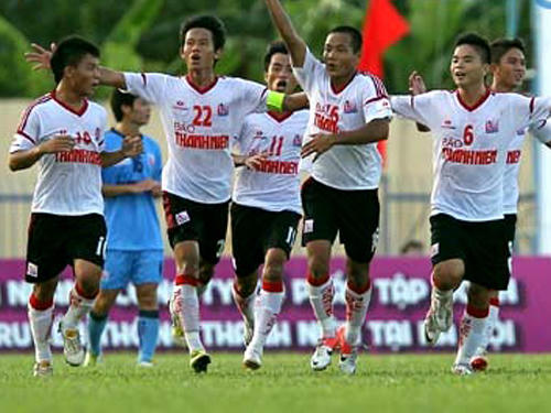 Cầu thủ Tấn Tài mang áo số 10