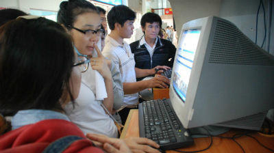 Lên mạng đặt mua vé cũng khổ ải không kém vì…hết vé!