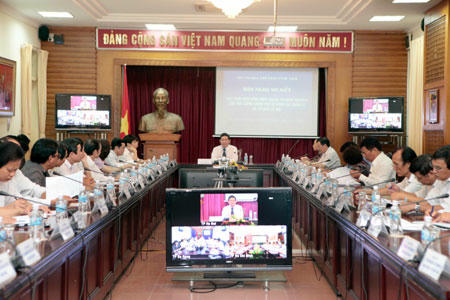 Ban Bí thư yêu cầu tăng cường ứng dụng công nghệ thông tin để tiến tới tổ chức họp trực tuyến trong chỉ đạo, điều hành và xử lý công việc.