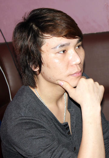 Ca sĩ Châu Việt Cường bị tố hiếp dâm một nữ sinh ở Hải Phòng.