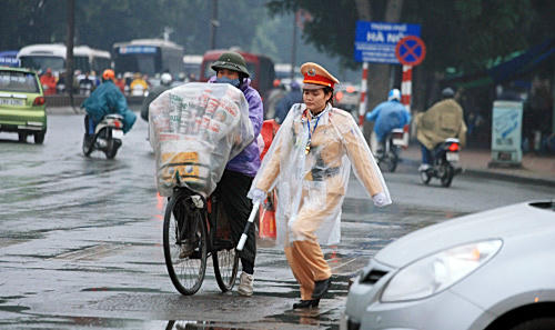 Tuy nhiên ai cũng vui vẻ khi làm nhiệm vụ của mình