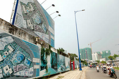 Hàng loạt đề xuất “giải cứu” thị trường BĐS đã được đưa ra,  trong khi vẫn có ý kiến cho rằng vỡ “bong bóng” BĐS là giá  đương nhiên phải trả. Ảnh minh họa