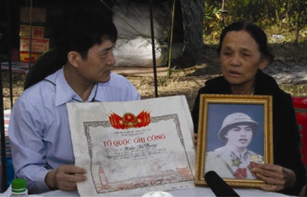 Bà Mẫn Thị Hởi chia sẻ câu chuyện về liệt sỹ