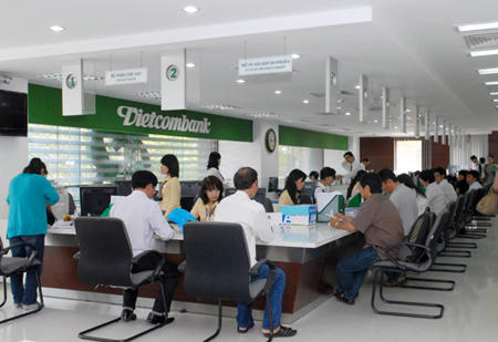 Thu nhập bình quân 2012 của Vietcombank đạt trên 16 triệu đồng/người/tháng?