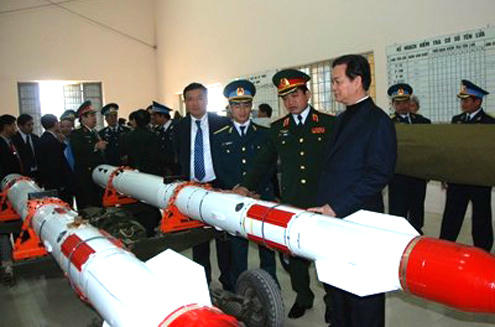 Hệ thống tên lửa được lắp đặt trên máy bay Su 30 MK2.