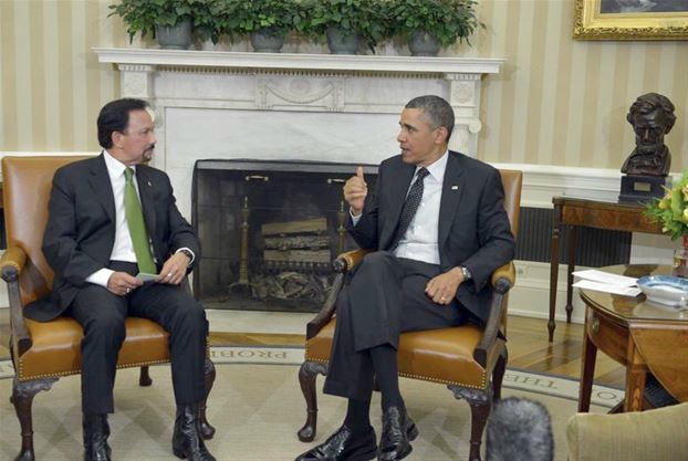 Quốc vương Hassanal Bolkiah và tổng thống Obama. Ảnh: Internet