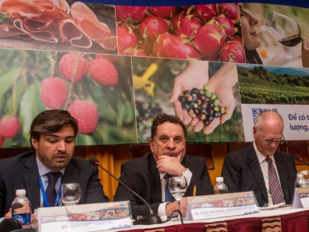 Một số diễn ra tại cuộc họp báo