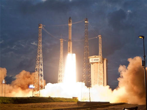 Tên lửa đẩy VEGA được phóng lên từ sân bay vũ trụ Kourou.