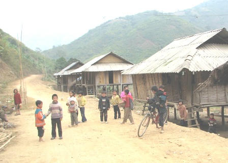  “Cơn lốc”  ma túy những năm trước càn về làm xơ xác bản Poọng.