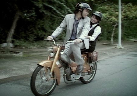 Sát cánh bên nhau cả ngày cũng là điều thú vị nhưng... (ảnh Internet)