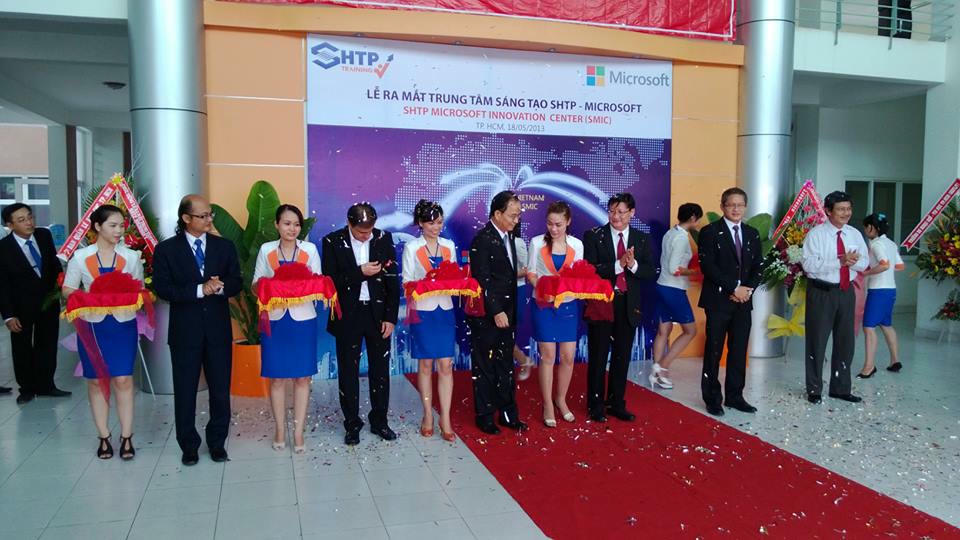 Lễ cắt băng khánh thành Trung tâm SMIC.