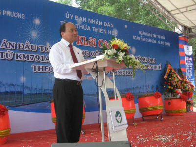 Phó thủ tướng Nguyễn Xuân Phúc phát biểu tại lễ khở công dự án mở rộng QL1 qua tỉnh Thừa Thiên Huế