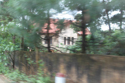 Nhiều căn biệt thự được xây dựng trên lâm phần của huyện Sóc Sơn