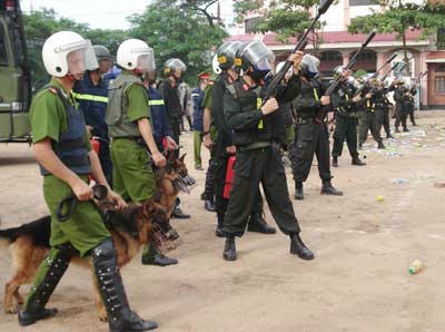 Lực lượng công an giữ vai trò nòng  cốt trong công tác chống khủng bố