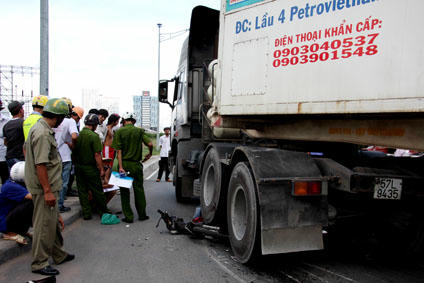 Hiện trường xảy ra vụ tai nạn kinh hoàng