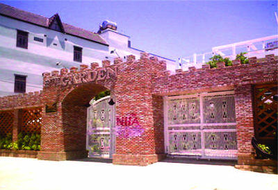 Nhà hàng Garden của ông Hậu tại số 448 đường Trần Qúy Cáp, TX.Ninh Hòa bị đóng cửa từ ngày 15/4/2013 đến nay