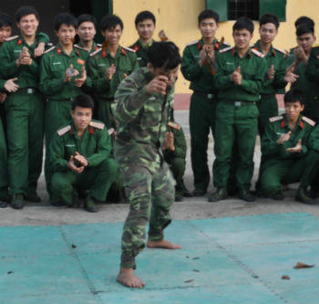 Màn biểu diễn của Hán Mạnh Hoàng.