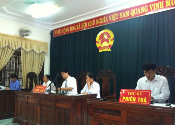 Phiên tòa xử vụ 