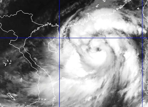 Ảnh mây vệ tinh siêu bão sáng nay. Ảnh: NCHMF.