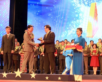 TGĐ Tập đoàn FLC Doãn Văn Phương nhận giải thưởng cao quý