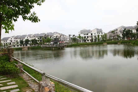 Nằm trong KĐT Xuân Phương với hạ tầng đã được hoàn thiện cơ bản