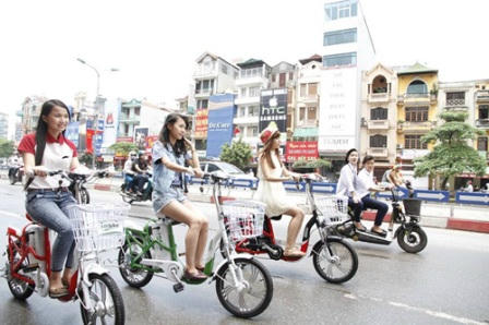 Bộ KH&CN cần có Quy chuẩn quốc gia về xe đạp điện và xe máy điện ở Việt Nam.