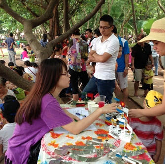 ...tàu thủy chạy bằng dầu