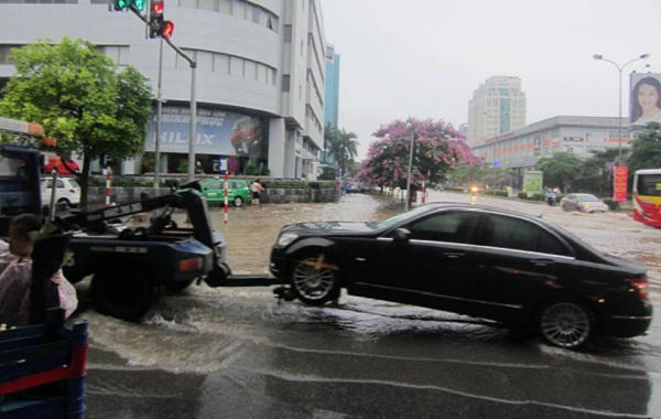 Ngán ngẩm sự cố do Hà Nội ngập sâu