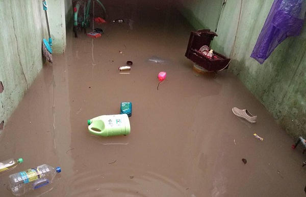 Ngán ngẩm sự cố do Hà Nội ngập sâu