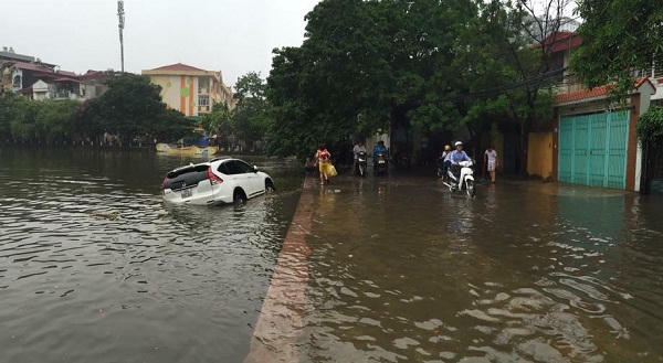 Ngán ngẩm sự cố do Hà Nội ngập sâu